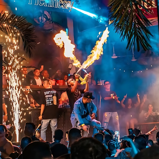 Rumba con Botella + Cubetazo + Shots + Mesa VIP para 6 personas por $50 en Chill Out