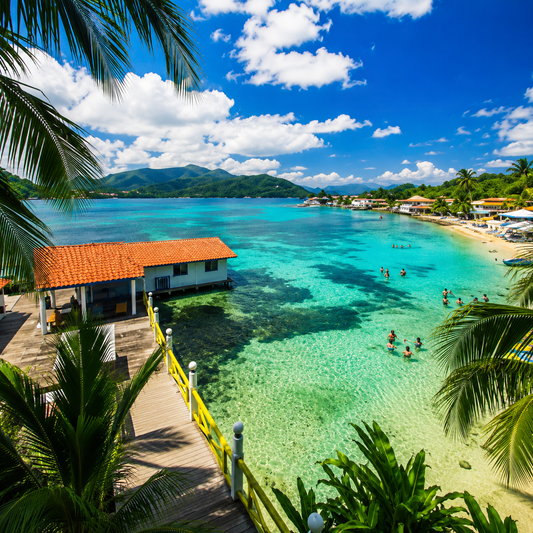 Estadía para 2 personas en Isla Grande con Desayuno + Lancha Ida y Vuelta desde $55 en Hotel Cocotal