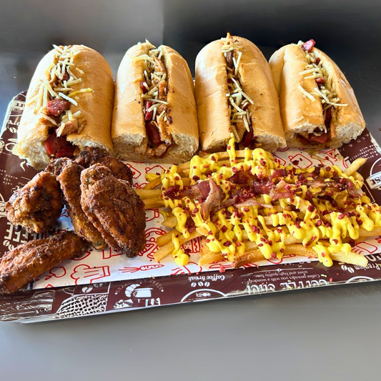 4 Pepitos Medianos + 5 Wings + Papas con queso y bacon + 4 sodas por $15 en Don Pepito Tasty