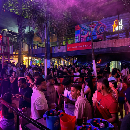 5 Cócteles Tropicales + Entrada a Chill Out por solo $5 en Drink Stop Downtown Amador