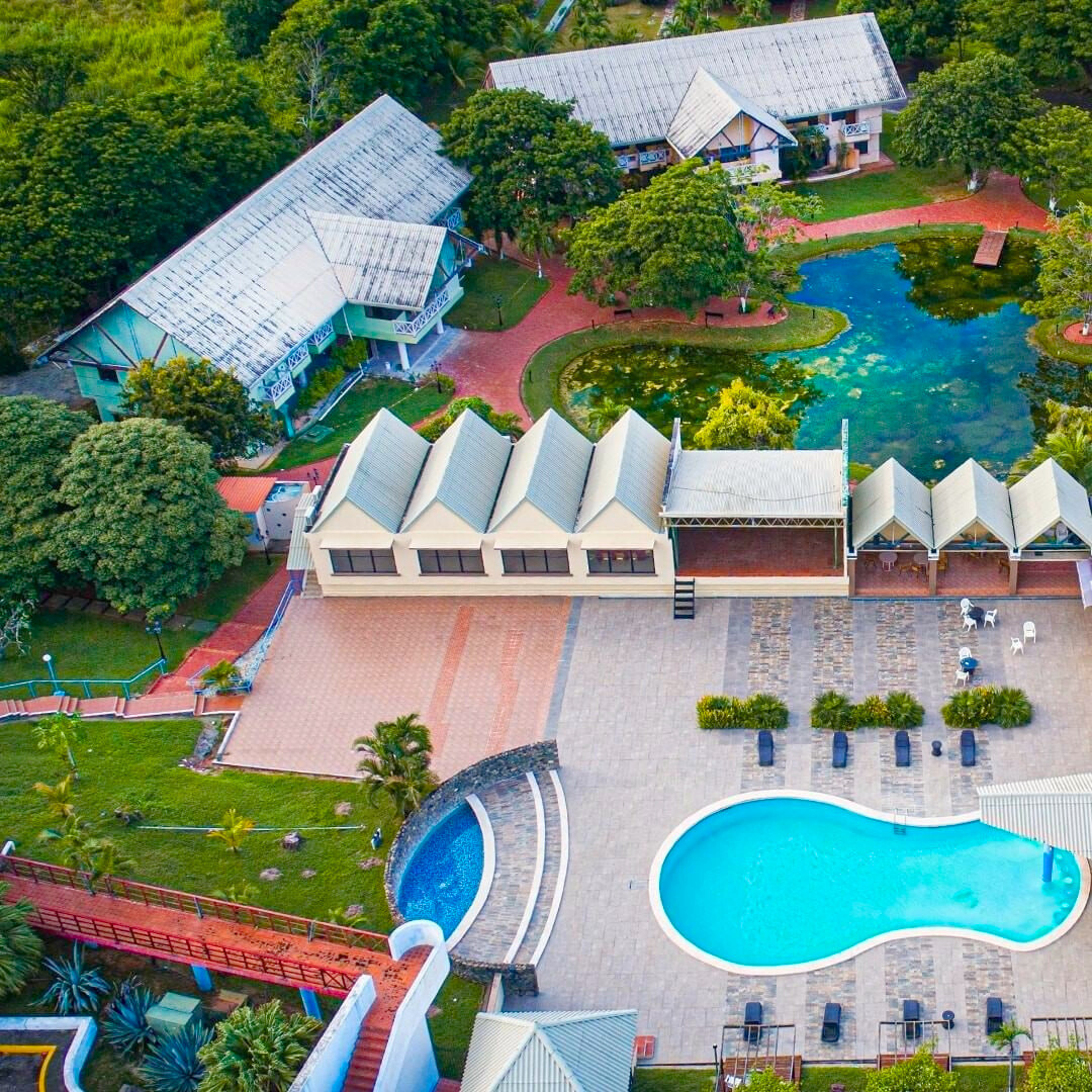 Estadía Todo Incluido para 2 Personas por $160 en el Hotel Guayacanes
