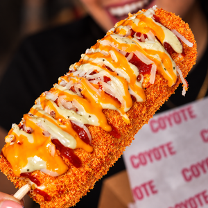 4 Elotes con Takis o Doritos + 4 Sodas por $20