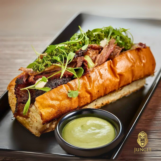 Paga $20 y Consume $40 en Comidas y Bebidas de Todo el Menú en Jungle Restaurant