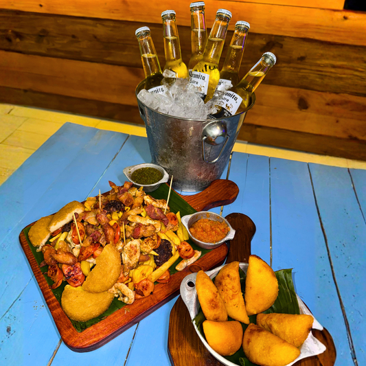 Picada Antioqueña + Cubetazo de Coronitas por solo $15 en Locombia