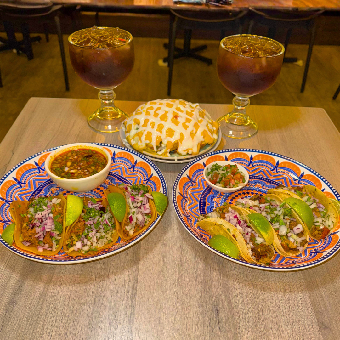 2 Ordenes de Tacos + Nachos Maya Mini Para Compartir + 2 Bebidas por $20 en Mexican Food San Francisco
