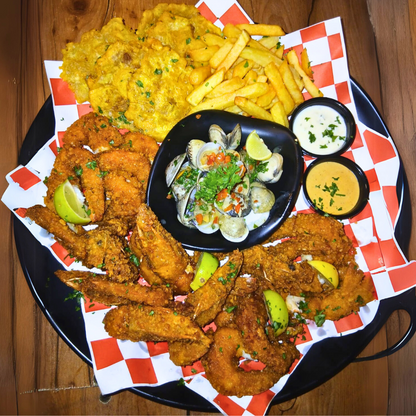Picada de Camarones con Almejas al Ajillo + Cubetazo de Cervezas por $20 en Mitos y Leyendas