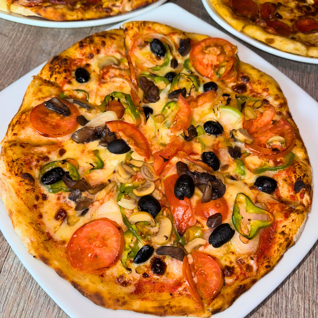All You Can Eat en Pizzas Clásicas por $18 para 2 personas por 2 Horas en Nonnos Pizza