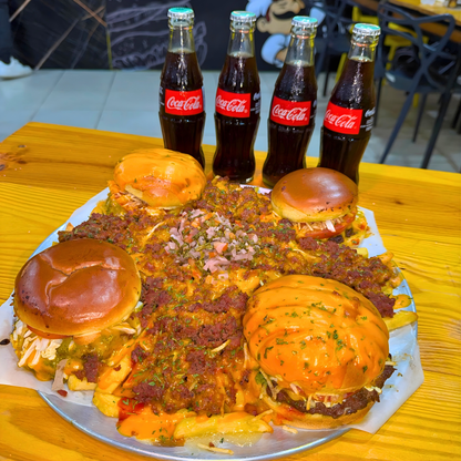 4 Burgers + 1 Orden de Chilipapas + 4 Sodas por $25 en Papas Locas