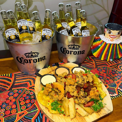 Picada Mar y Tierra + 2 Cubetazos de Cerveza Corona por $18 en La Divina Comida