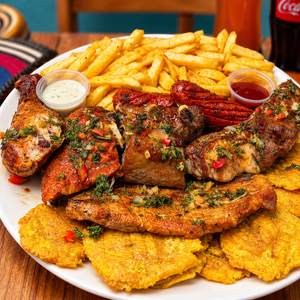 Parrillada Colombiana para 2 con Pollo, Carne Asada, Costilla y Chorizos