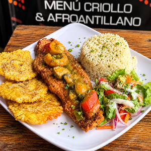 2 Platos de Pescado o Camarones + Wings + Acompañamientos + Bebidas