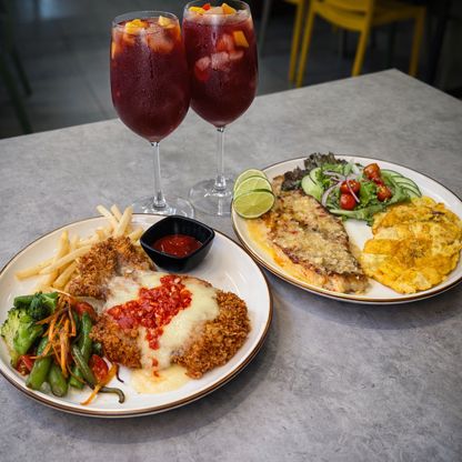 2 Platos Principales a Elegir + 2 Copas de Sangría por solo $24 en Valenti’s