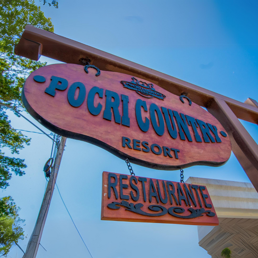 Escápate al interior con esta estadía o pasadía completo en Pocrí Country Resort desde $44
