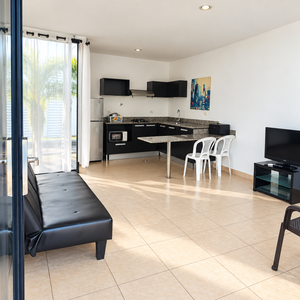 Pasadía o Estadía en Apartamento Equipado de 2 Habitaciones en Village at the Pool
