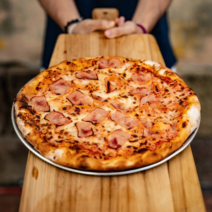 2 Pizzas Regulares + Pan con Ajo + 2 Bebidas por solo $10 en Nonnos Pizza