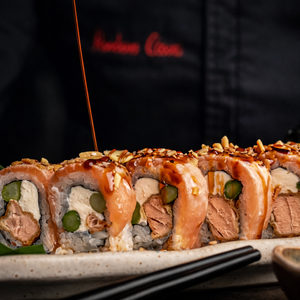 50 Rolls de Sushi Premium por $30 en Furia