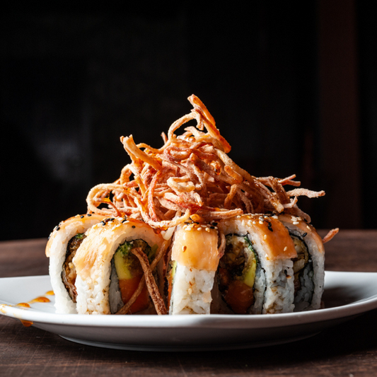 2 Rollos de Sushi del Menú + Entrada de Siu Mai Frito o Edamames + 2 Bebidas por $18 en Tataki