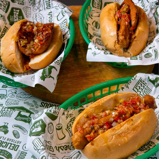2 Choripanes + Orden de Papas Fresh+ 2 Bebidas por $10 u Opción de 4 Choripanes por $15 en The Fresh Grill