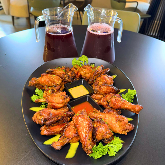 30 Wings + 2 Jarras de Sangría o Cerveza o 2 cubetazos de cerveza por $20 en El Pisón by Genesis