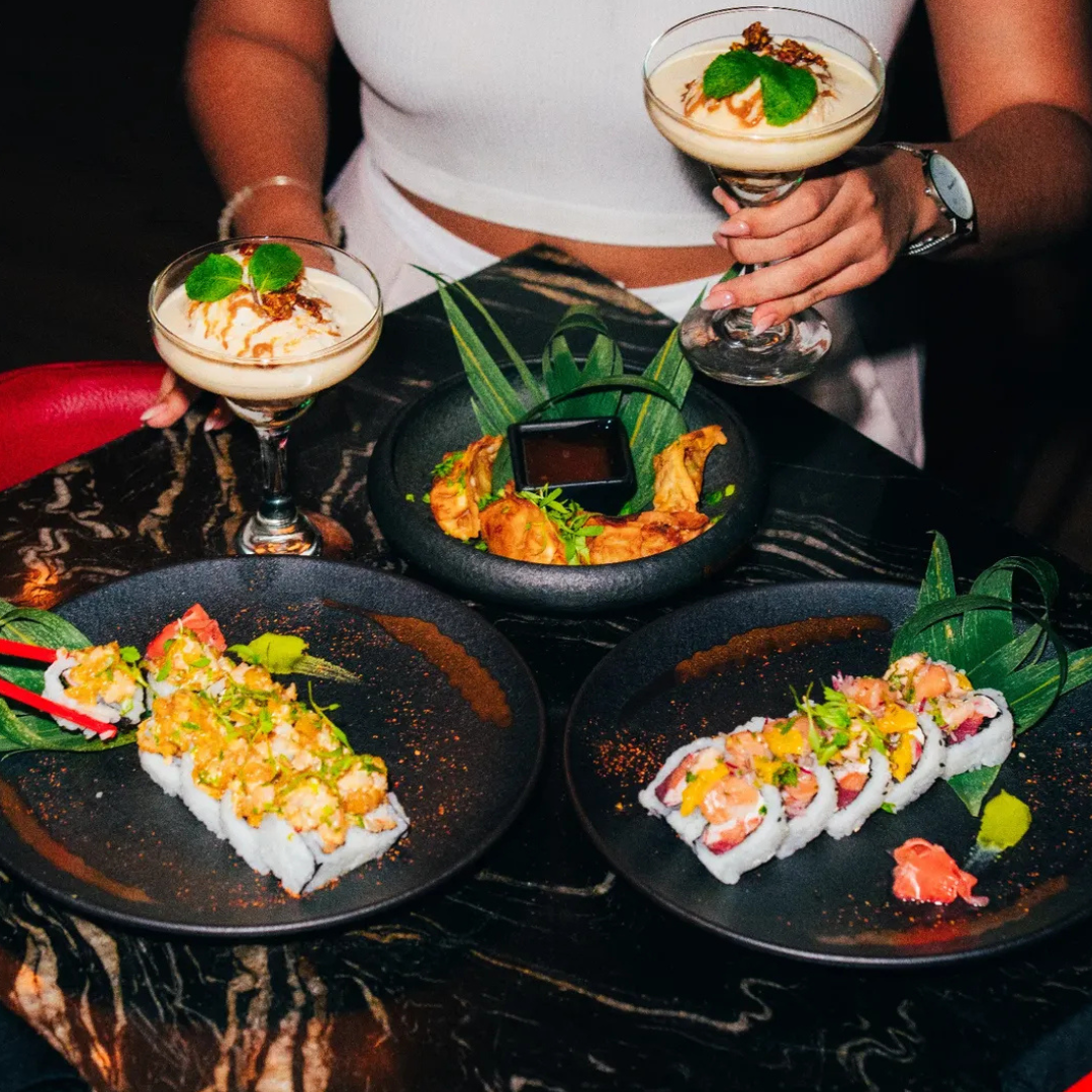 Paga $10 y Consume $20 en todo el menú de comidas y bebidas en El Viejo Santana de Casco Antiguo