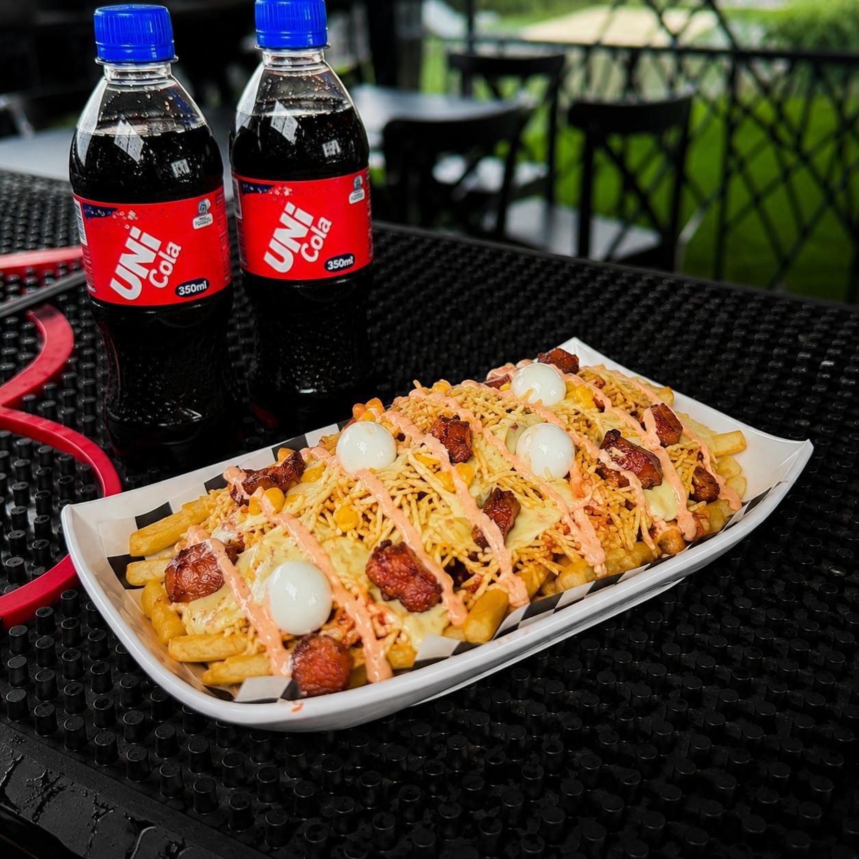Mega Salchipaisa para 2 personas + 2 Sodas por solo $13 en Salchipaisitas