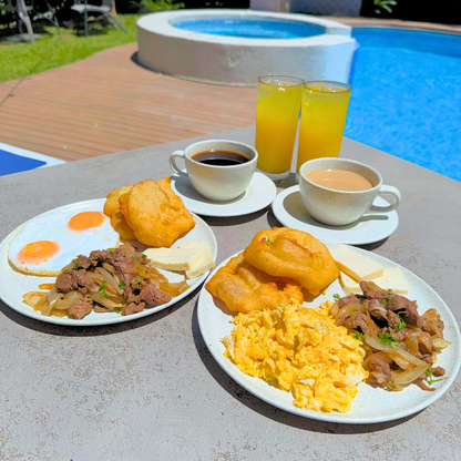2 Desayunos Patrios + 2 Bebidas + 2 Cáfes por $15 en el Hotel Albrook Inn
