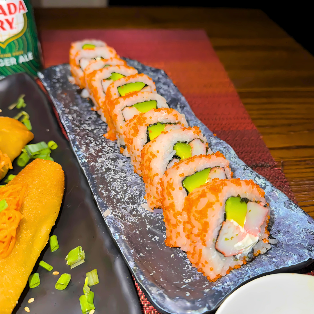 2 Rolls de Sushis + Entrada de Rollitos de Primavera o Edamames + 2 Bebidas por $21 en Bonsai El Panamá Restaurants