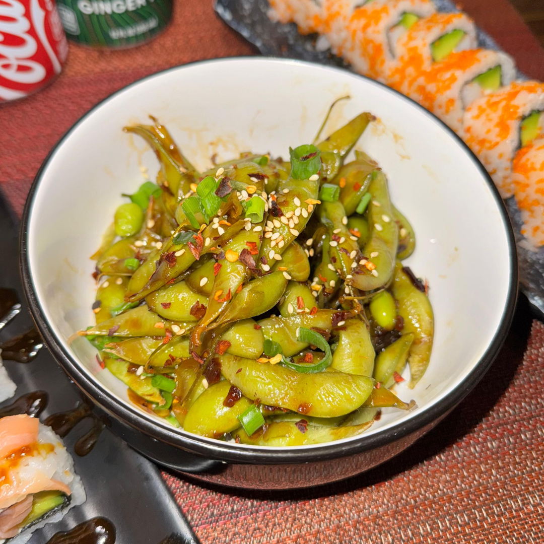 2 Rolls de Sushis + Entrada de Rollitos de Primavera o Edamames + 2 Bebidas por $21 en Bonsai El Panamá Restaurants