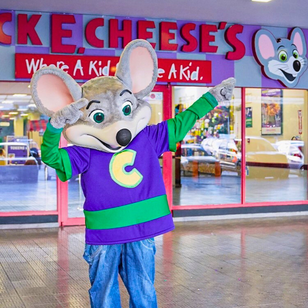 Paga $15 y Recibe 75 Tokens + 1 Pizza Regular + 40% Off en HBD en Chuck E. Cheese's de Centennial Mall