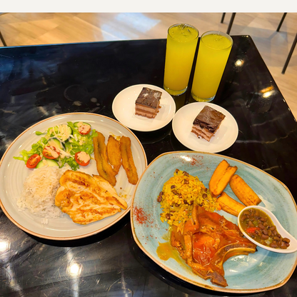 Menú Ejecutivo con Entrada + Plato Fuerte + Bebidas y Postre para 2 personas por $19 en Restaurante Teca by Exe Oriental