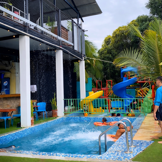Picada Mundialista + Cubetazo de Cerveza Nacional + Pasadía con Piscina por solo $15 en Manu's Grill