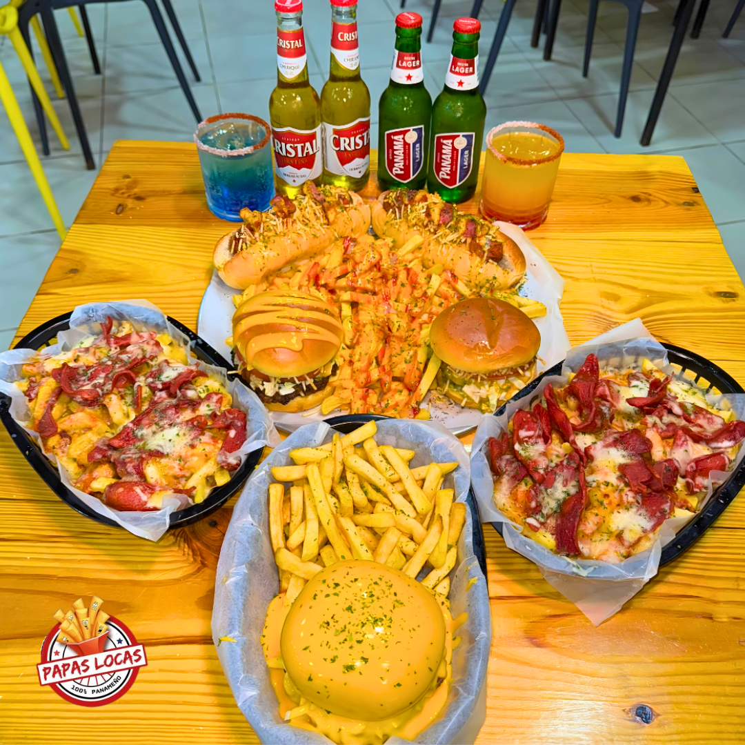 Bandeja de 2 Burgers y 2 Hotdogs + 1 Burger Cheddar y Papas Fritas + 2 Salchipapas + 4 Cervezas + 2 Cocteles por $35 en Papas Locas