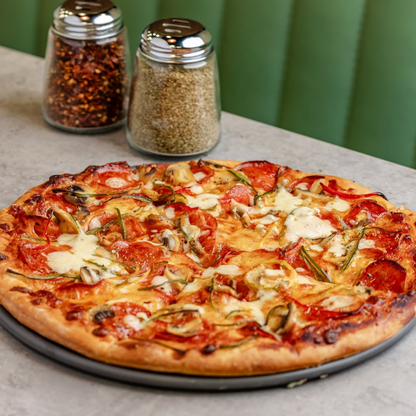 Combo Familiar Deluxe: Pizza 14” +  Entrada de Alitas + 4  Cappuccinos + 4 Bebidas por $28 en Valenti's