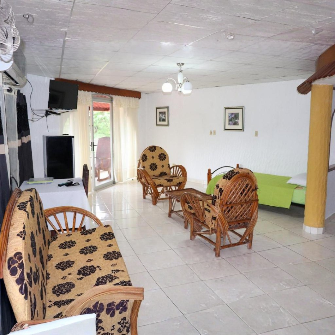 Estadía de 1 noche para 2, 3 o 4 personas + Desayuno incluido desde $73 en el Hotel Valle Verde