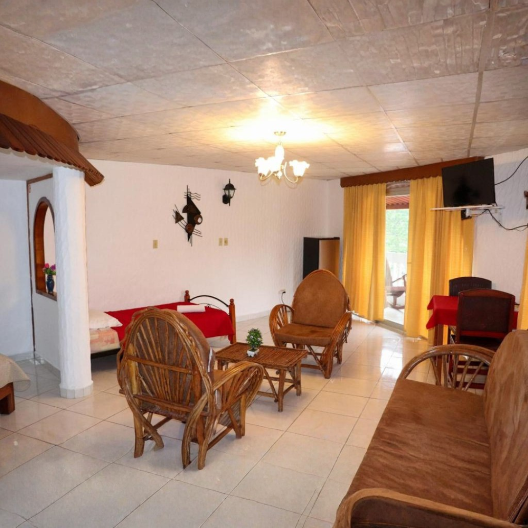 Estadía de 1 noche para 2, 3 o 4 personas + Desayuno incluido desde $73 en el Hotel Valle Verde